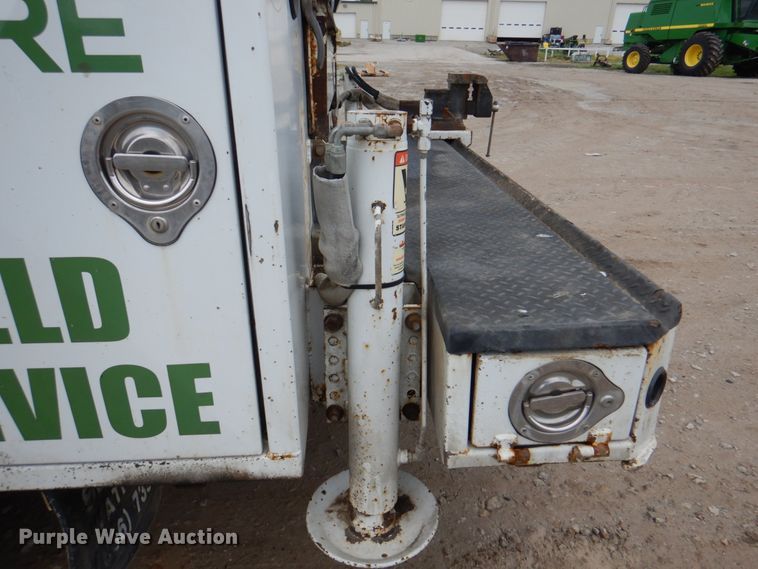 image for item JY9958 2005 GMC C5500  utility / service truck