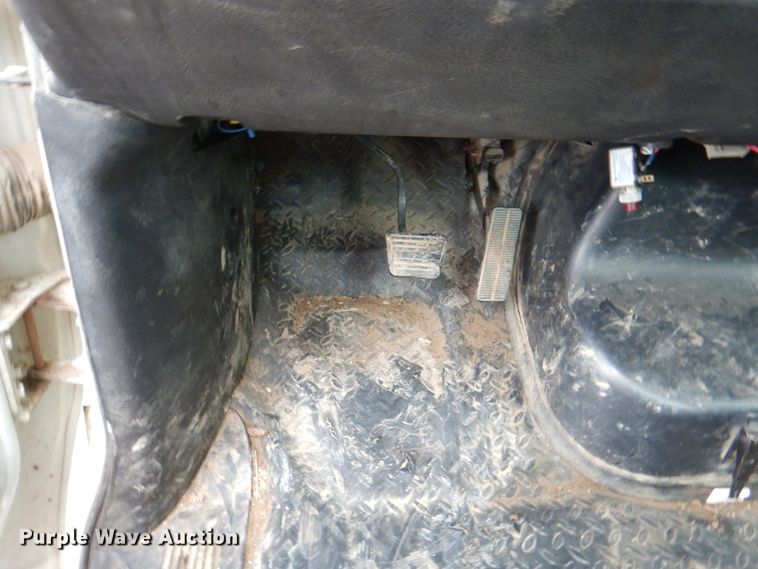 image for item JY9958 2005 GMC C5500  utility / service truck