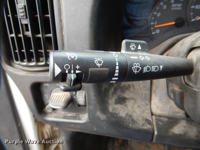 image for item JY9958 2005 GMC C5500  utility / service truck