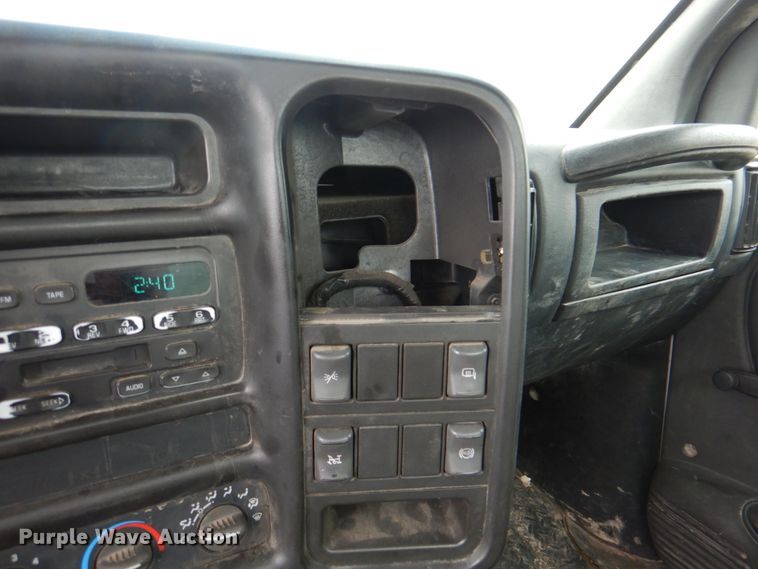 image for item JY9958 2005 GMC C5500  utility / service truck