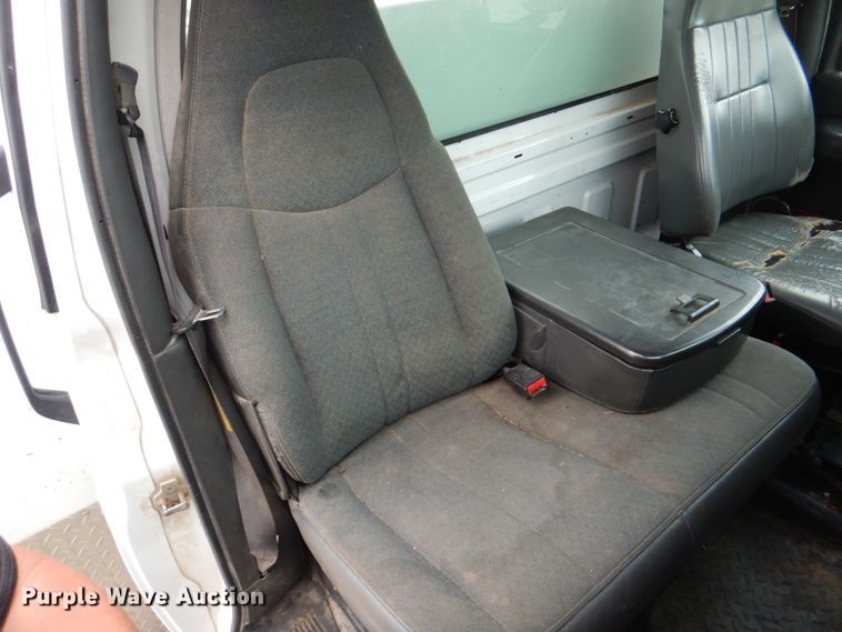 image for item JY9958 2005 GMC C5500  utility / service truck