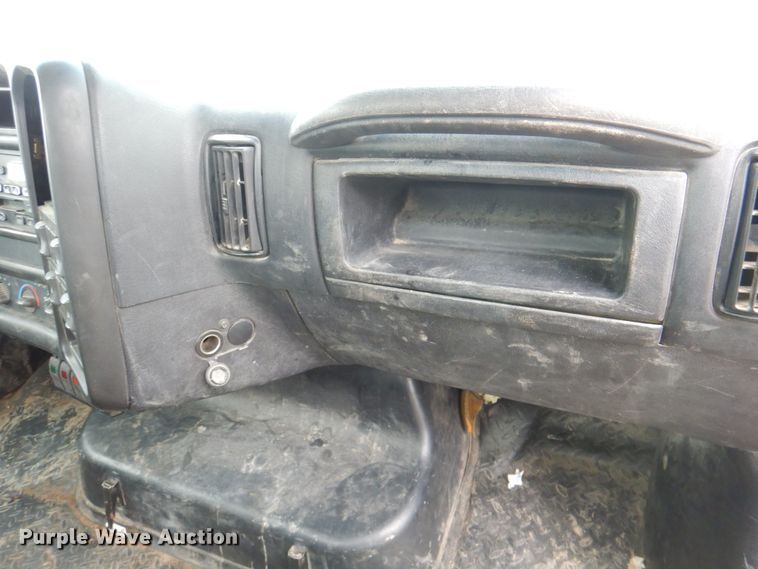 image for item JY9958 2005 GMC C5500  utility / service truck