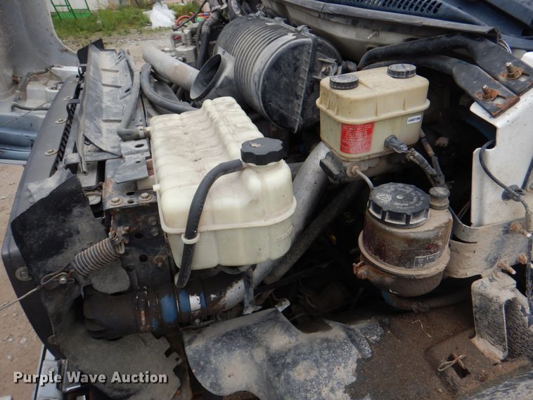 image for item JY9958 2005 GMC C5500  utility / service truck