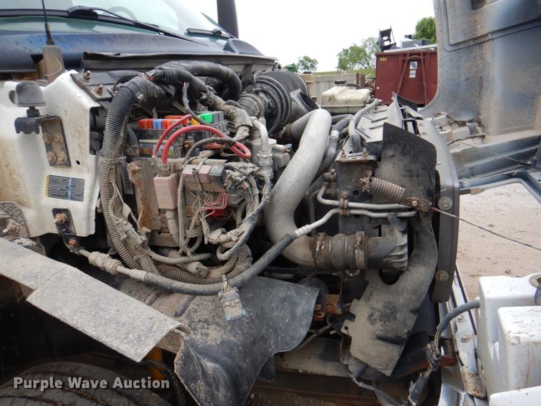 image for item JY9958 2005 GMC C5500  utility / service truck