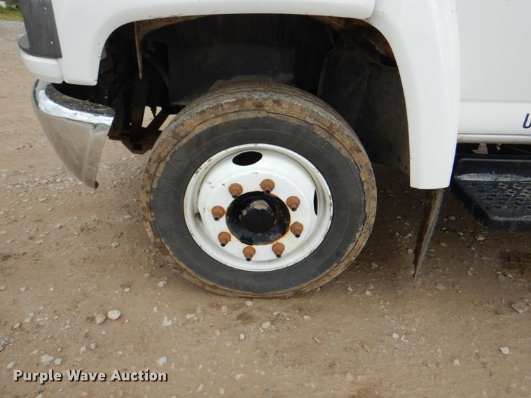 image for item JY9958 2005 GMC C5500  utility / service truck