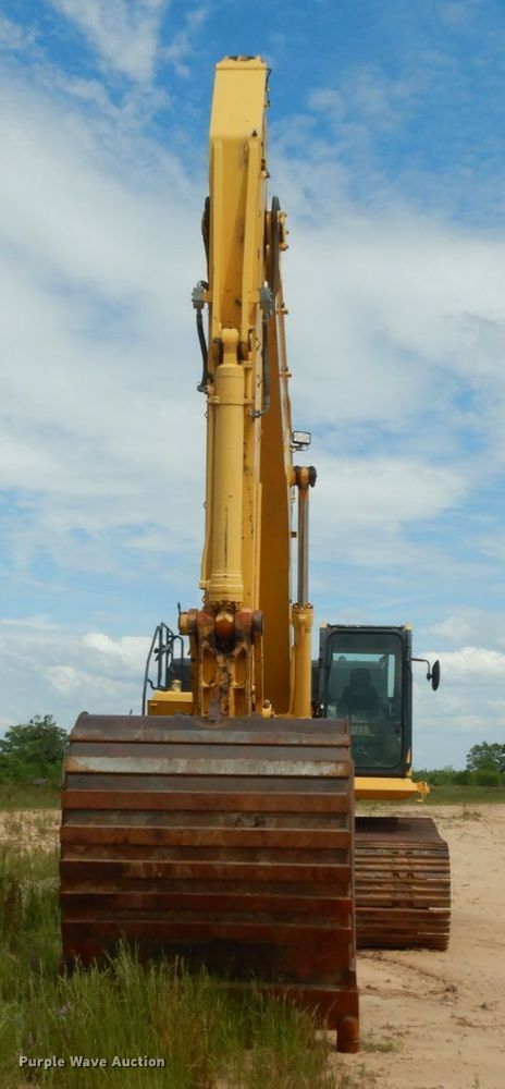 image for item DC2083 2013 Komatsu PC490LC-10  excavator