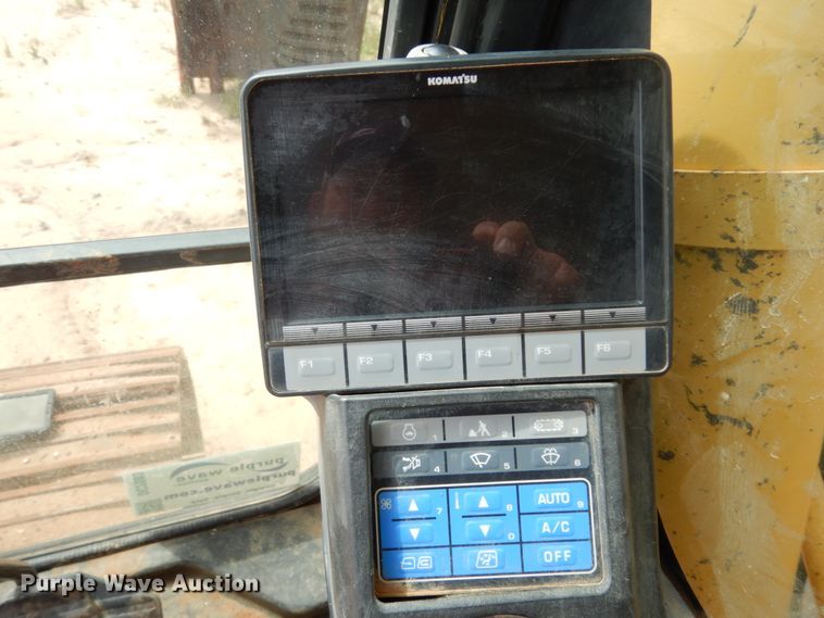 image for item DC2083 2013 Komatsu PC490LC-10  excavator