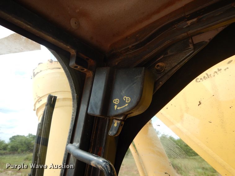 image for item DC2083 2013 Komatsu PC490LC-10  excavator