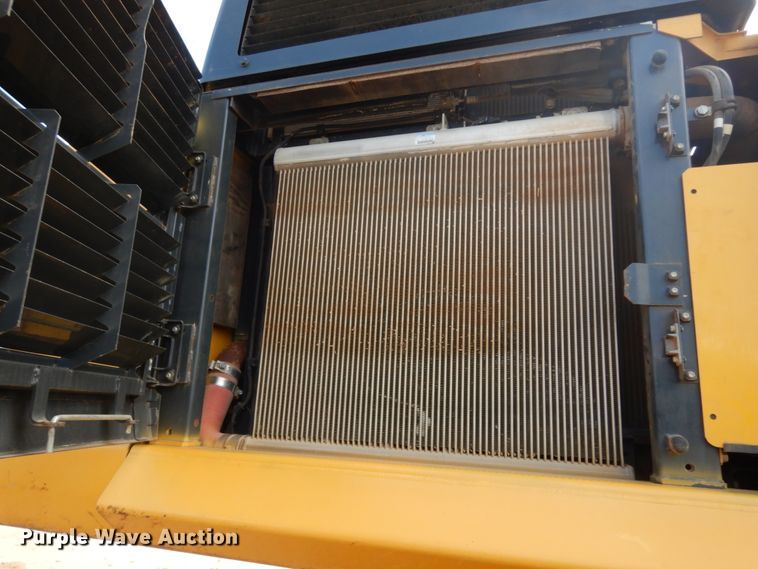 image for item DC2083 2013 Komatsu PC490LC-10  excavator