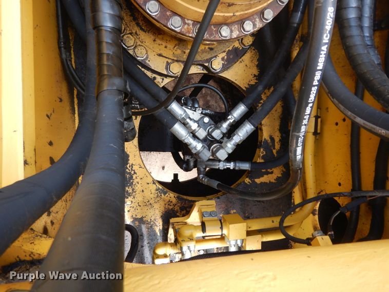 image for item DC2083 2013 Komatsu PC490LC-10  excavator