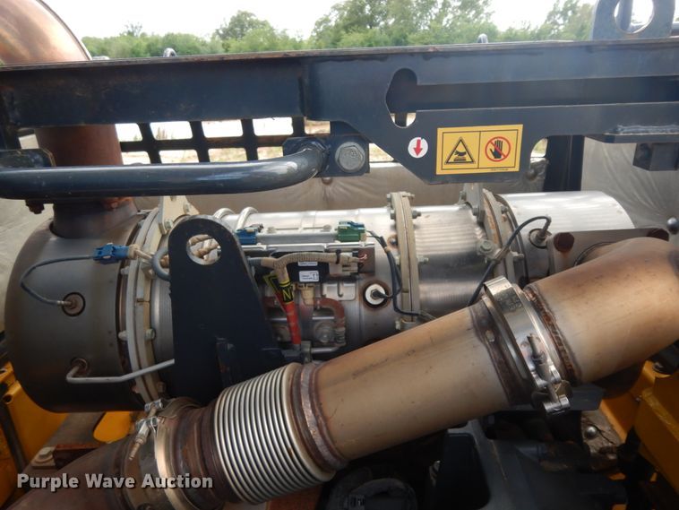 image for item DC2083 2013 Komatsu PC490LC-10  excavator