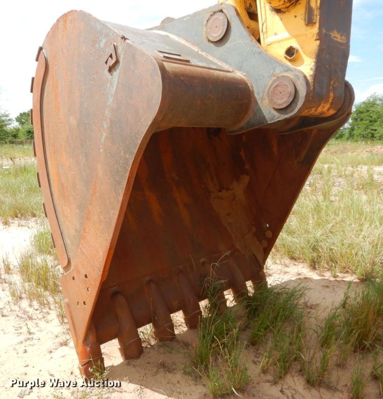 image for item DC2083 2013 Komatsu PC490LC-10  excavator