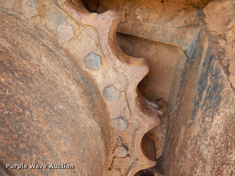 image for item DC2083 2013 Komatsu PC490LC-10  excavator