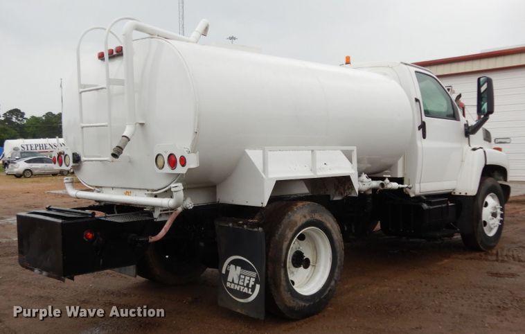 image for item DC2084 2005 GMC C6500  water truck