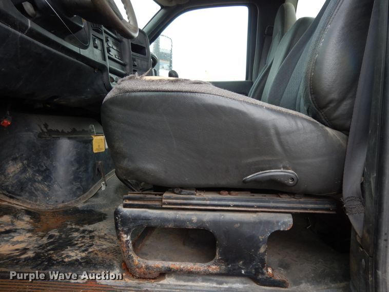 image for item DC2084 2005 GMC C6500  water truck