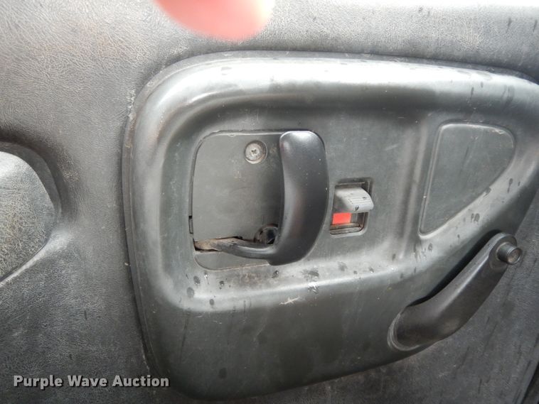 image for item DC2084 2005 GMC C6500  water truck