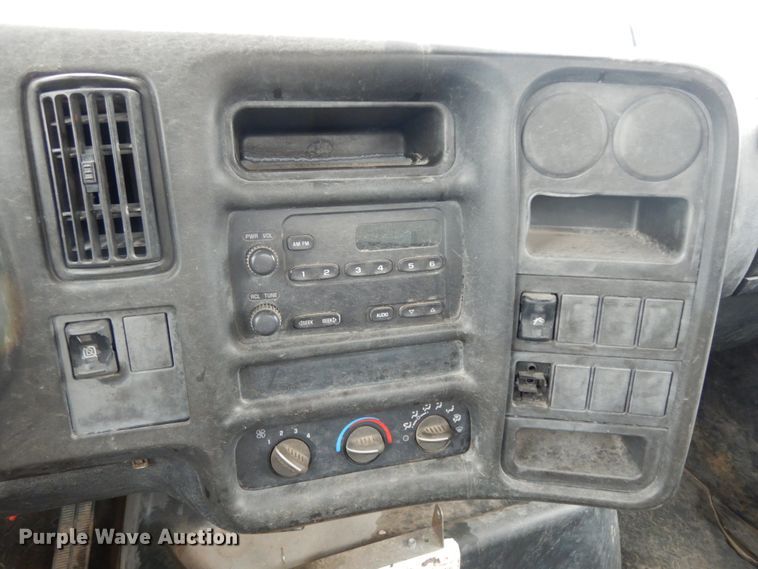 image for item DC2084 2005 GMC C6500  water truck