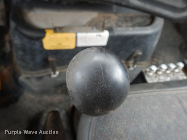 image for item DC2084 2005 GMC C6500  water truck