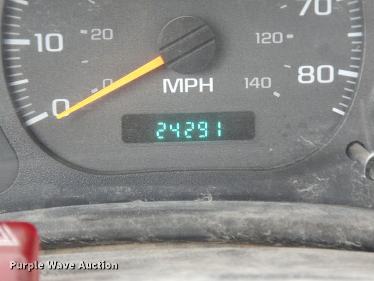 image for item DC2084 2005 GMC C6500  water truck