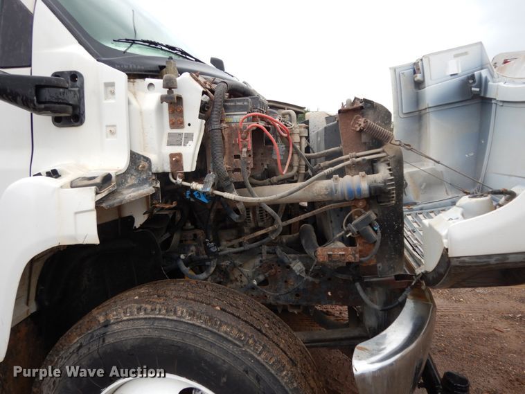 image for item DC2084 2005 GMC C6500  water truck