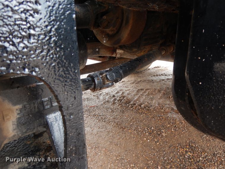 image for item DC2084 2005 GMC C6500  water truck