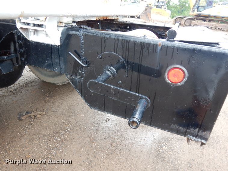 image for item DC2084 2005 GMC C6500  water truck