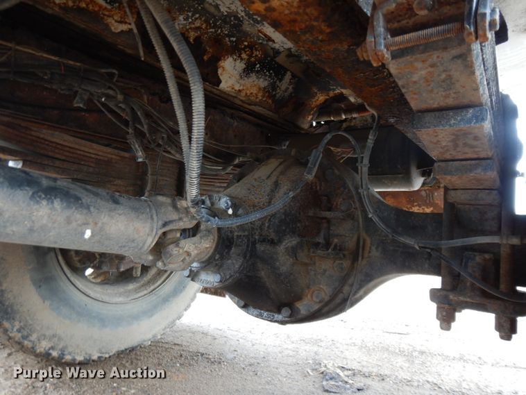 image for item DC2084 2005 GMC C6500  water truck