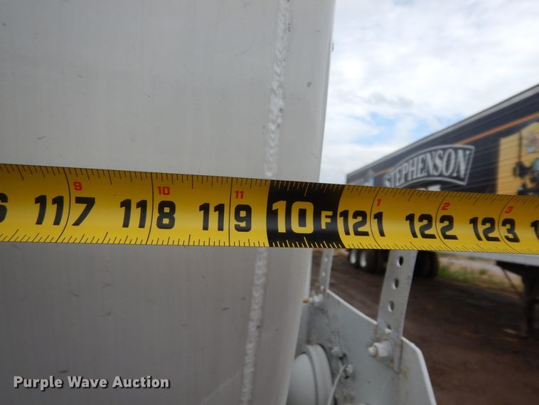 image for item DC2084 2005 GMC C6500  water truck