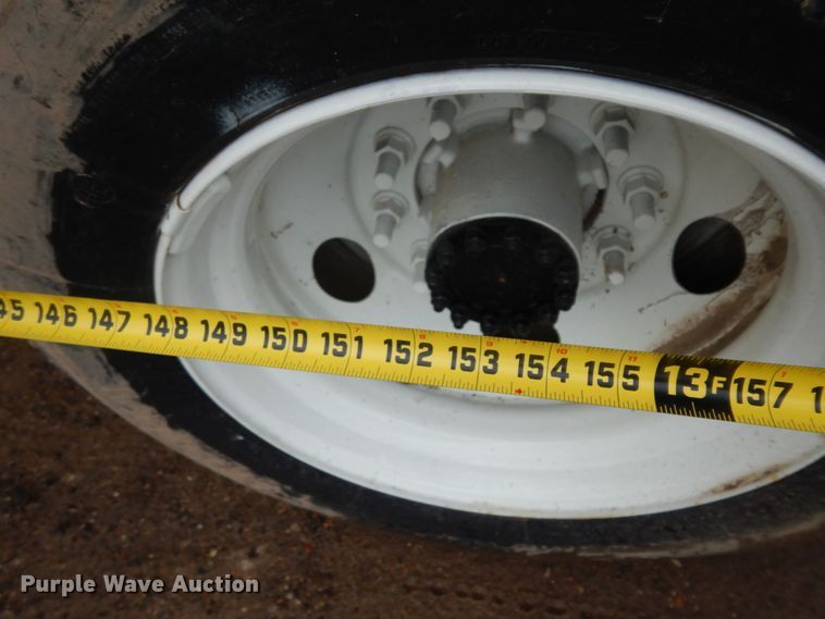 image for item DC2084 2005 GMC C6500  water truck