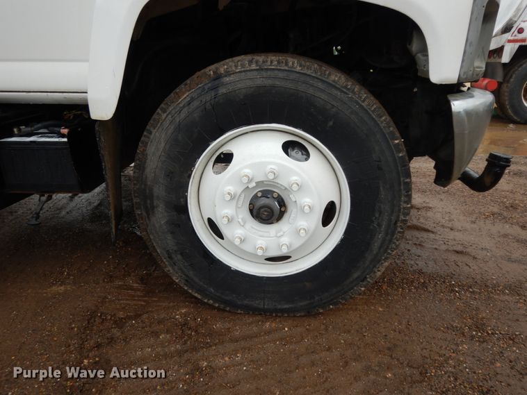 image for item DC2084 2005 GMC C6500  water truck