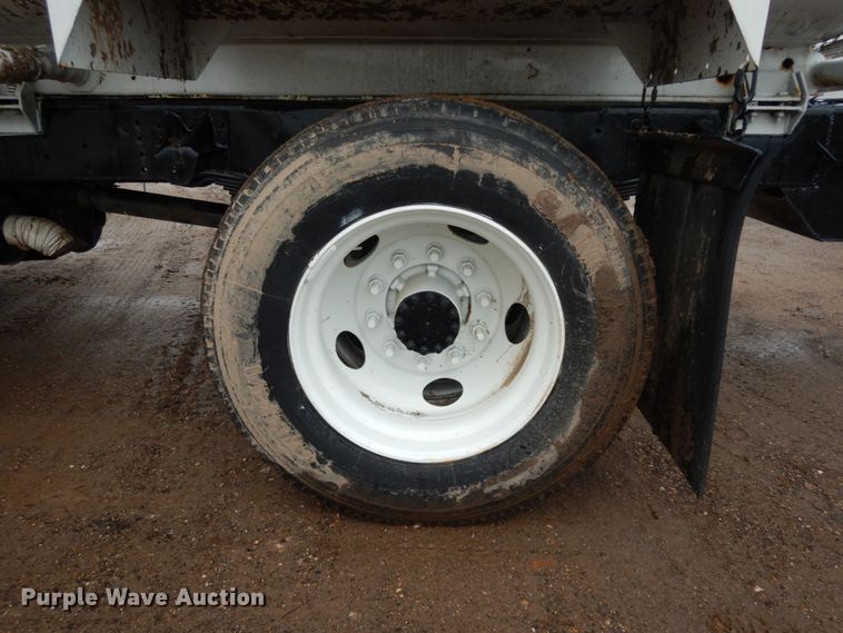 image for item DC2084 2005 GMC C6500  water truck