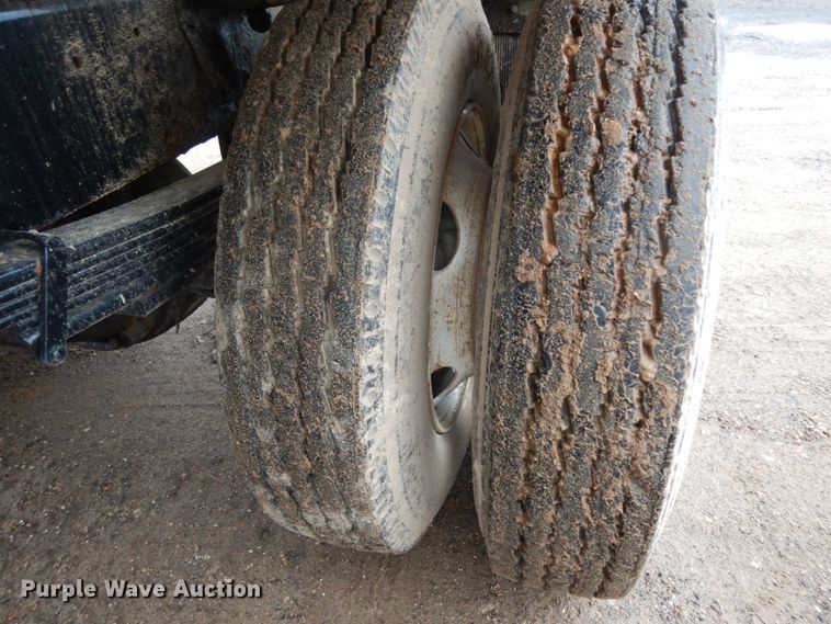 image for item DC2084 2005 GMC C6500  water truck