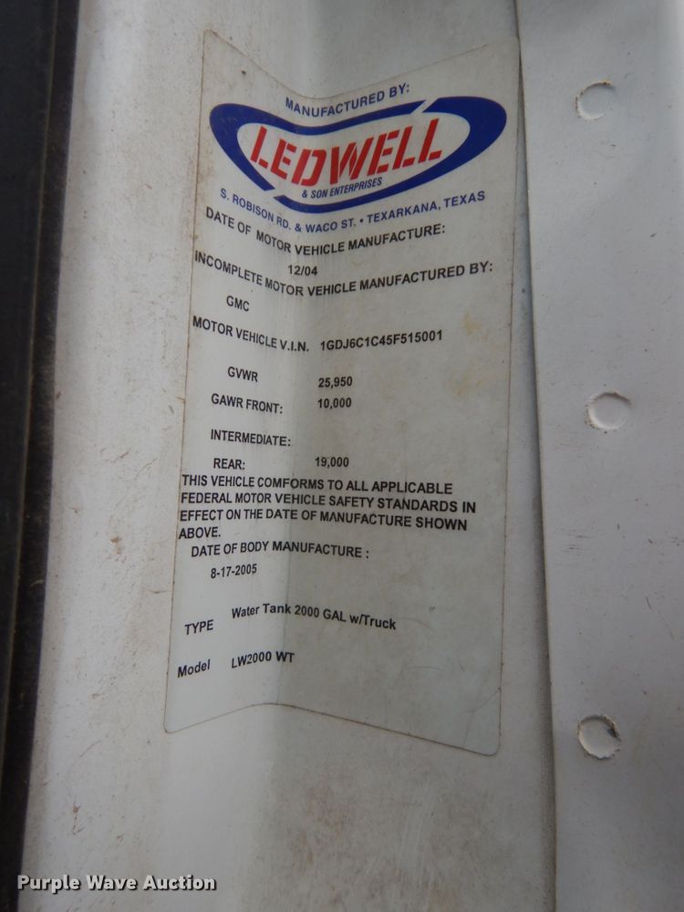 image for item DC2084 2005 GMC C6500  water truck