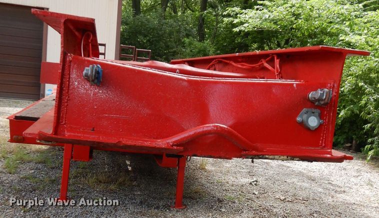 image for item DI6645 1975 Hyster  equipment trailer