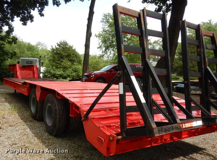 image for item DI6645 1975 Hyster  equipment trailer