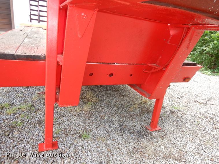 image for item DI6645 1975 Hyster  equipment trailer