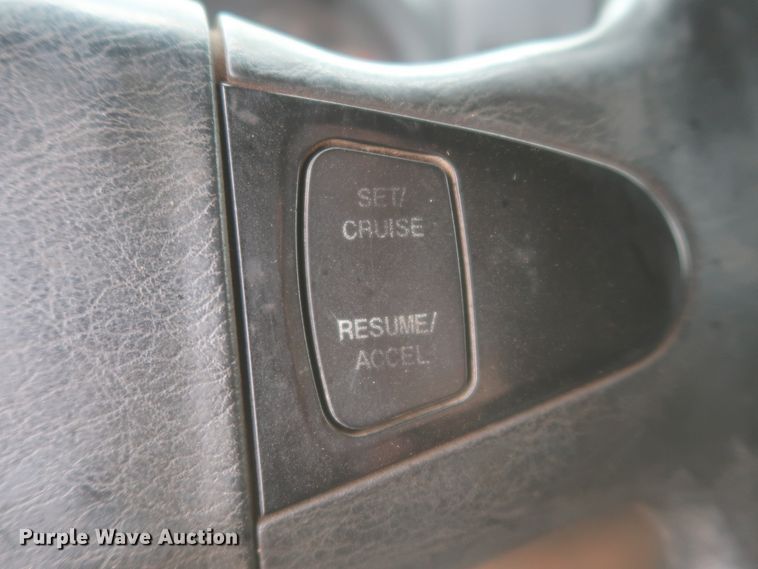 image for item DJ2387 2002 International 7400  dump truck