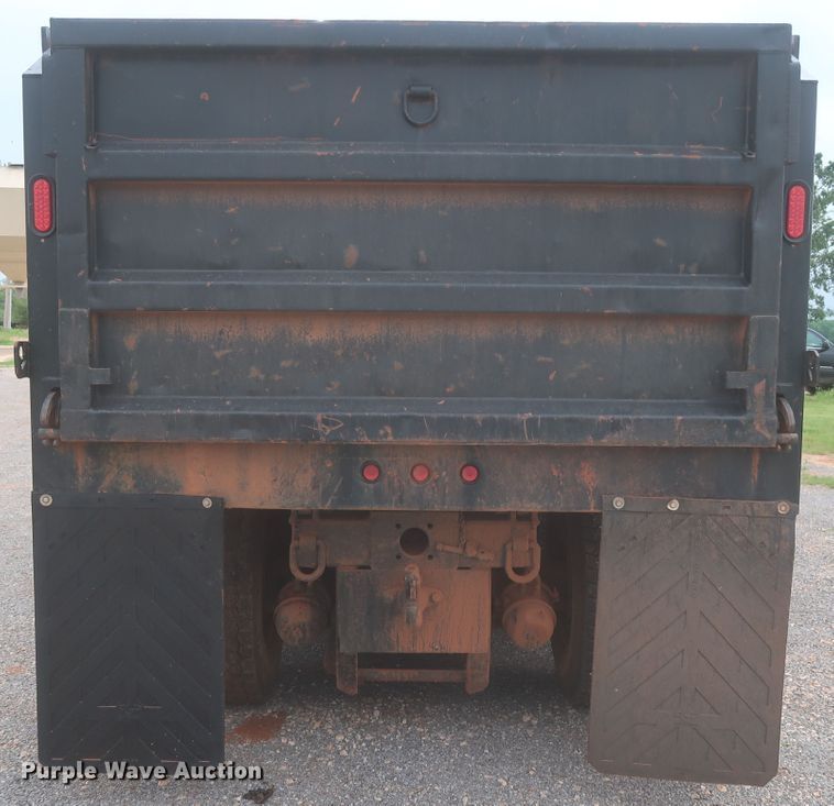 image for item DJ2387 2002 International 7400  dump truck