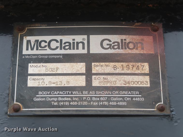 image for item DJ2387 2002 International 7400  dump truck