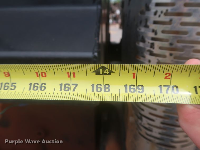 image for item DJ2387 2002 International 7400  dump truck