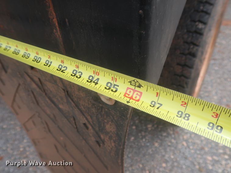 image for item DJ2387 2002 International 7400  dump truck