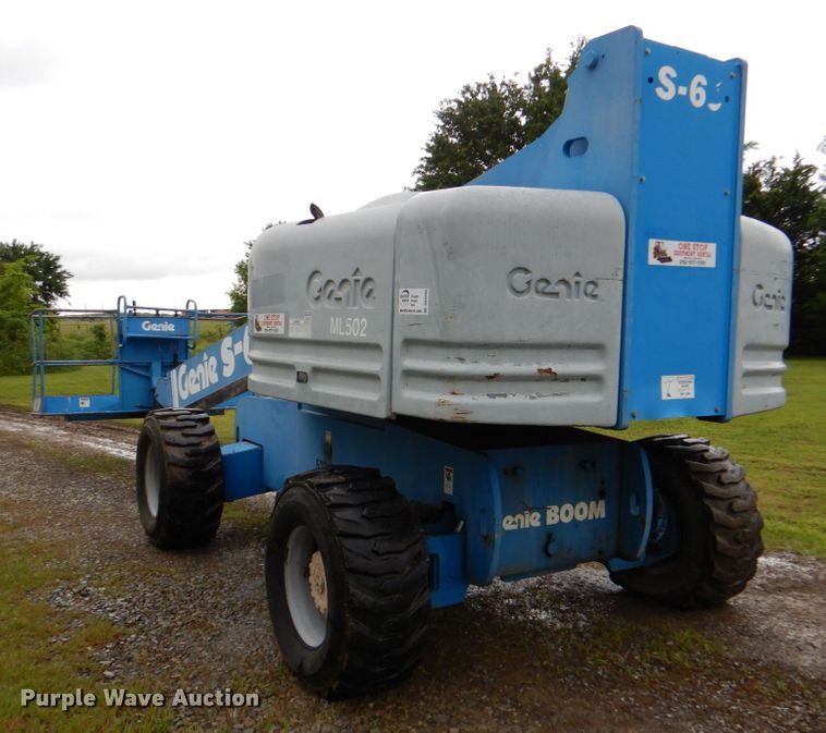 image for item DK5698 1999 Genie S-60  boom lift