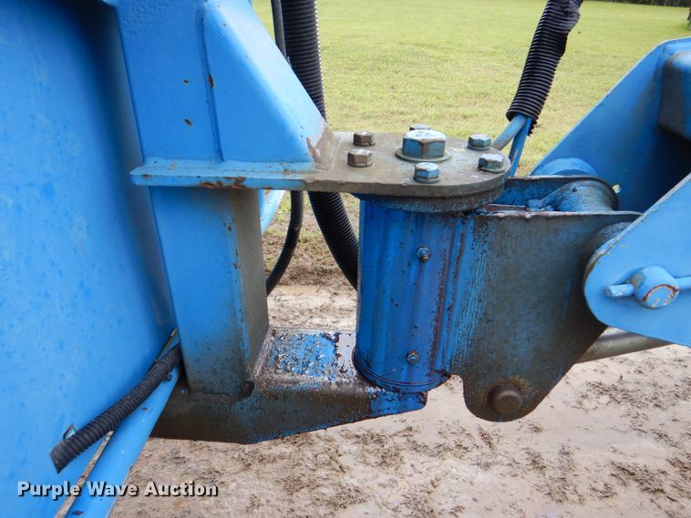 image for item DK5698 1999 Genie S-60  boom lift