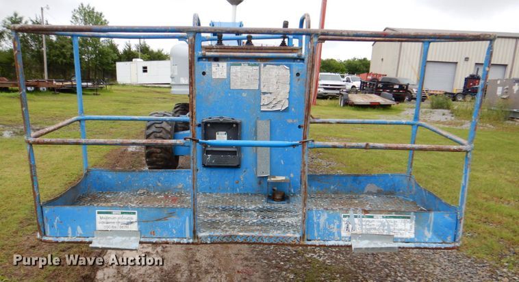 image for item DK5698 1999 Genie S-60  boom lift