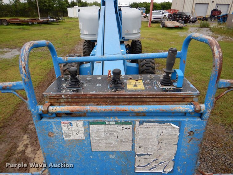 image for item DK5698 1999 Genie S-60  boom lift