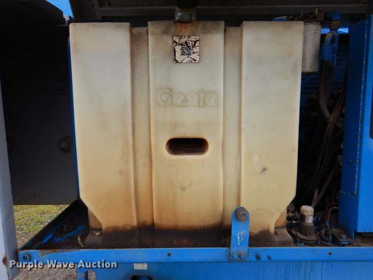 image for item DK5698 1999 Genie S-60  boom lift