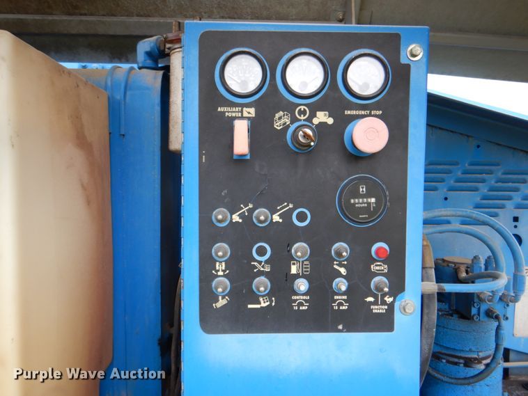 image for item DK5698 1999 Genie S-60  boom lift