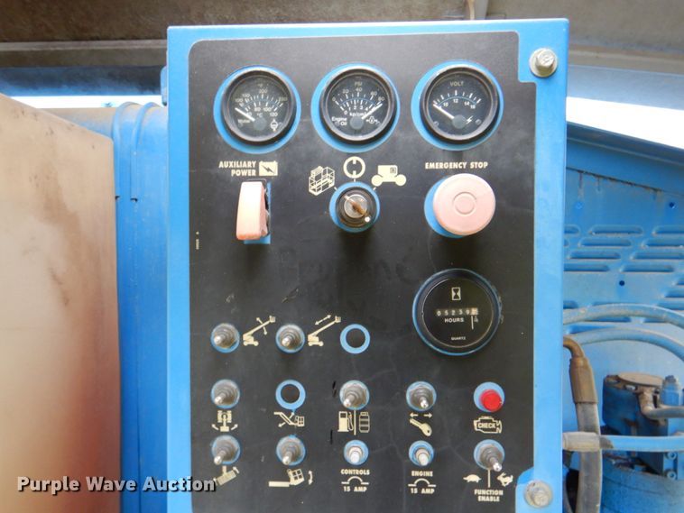 image for item DK5698 1999 Genie S-60  boom lift