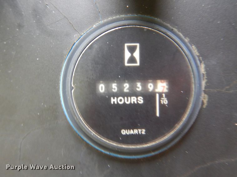 image for item DK5698 1999 Genie S-60  boom lift