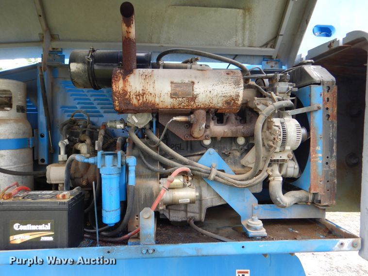 image for item DK5698 1999 Genie S-60  boom lift